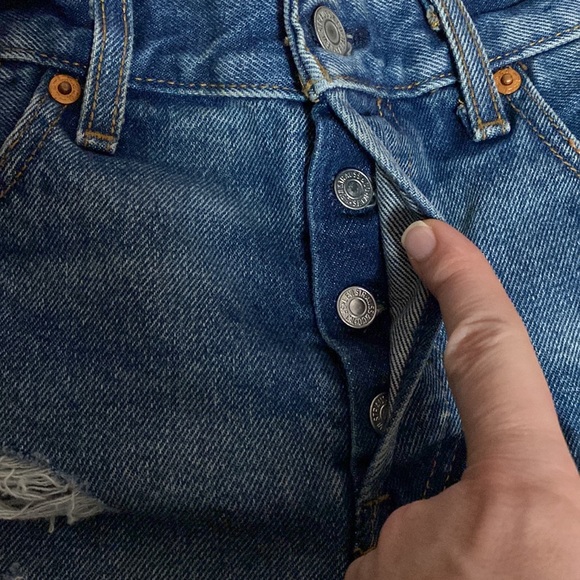 Levi’s premium wedgie shorts - Picture 7 of 12